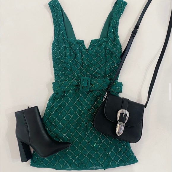 Show me your mumu emerald green cocktail dress. - Picture 2 of 4